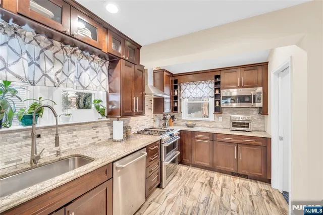 $689,000 | 28 Niagara Street, Dumont, NJ 07628