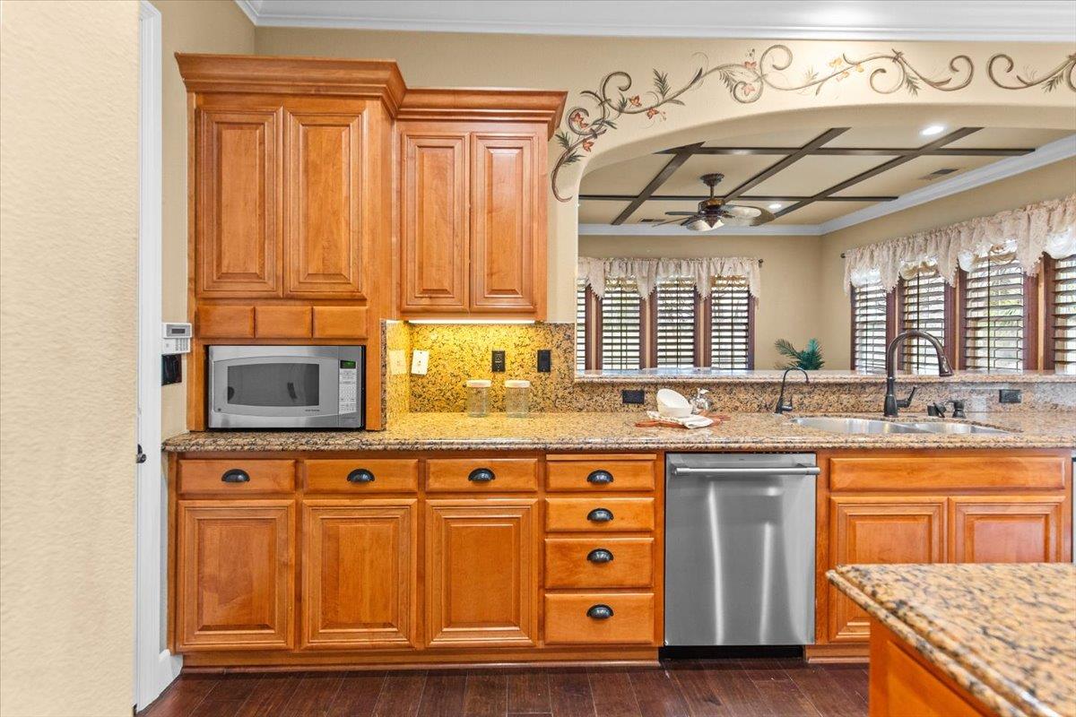 3168 Hutton Place Tracy, CA 95377 - Photo 21 of 94