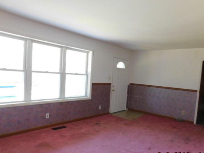 290 Bobby Hayes Road Dowelltown, TN 37059 - Photo 4 of 18 an empty room with a window