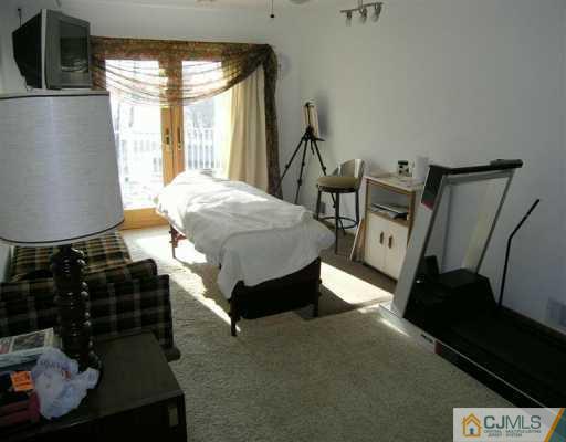 230 Hamlin Road North Brunswick, NJ 08902 - Photo 5 of 8
