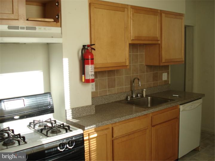 420 Ridgeway Street Gloucester City, NJ 08030 - Photo 11 of 25