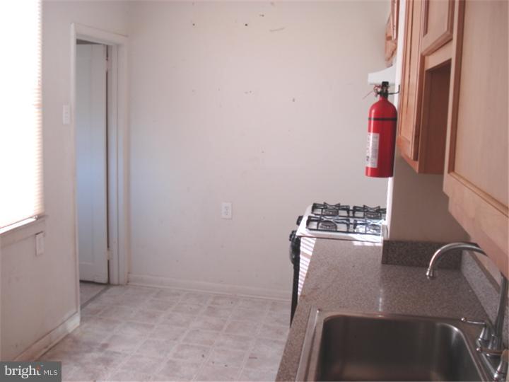 420 Ridgeway Street Gloucester City, NJ 08030 - Photo 9 of 25