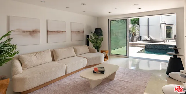 $5,800,000 | 1545 Sunset Plaza Drive, Los Angeles, CA 90069