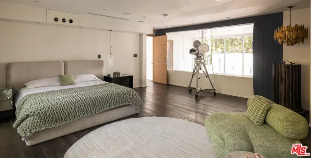 $5,800,000 | 1545 Sunset Plaza Drive, Los Angeles, CA 90069