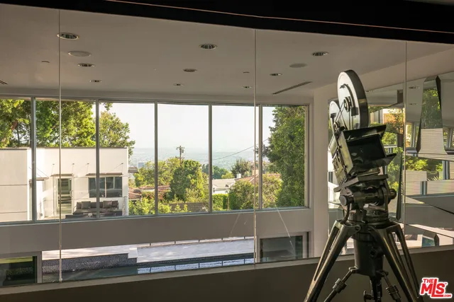 $5,800,000 | 1545 Sunset Plaza Drive, Los Angeles, CA 90069