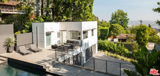 $5,800,000 | 1545 Sunset Plaza Drive, Los Angeles, CA 90069