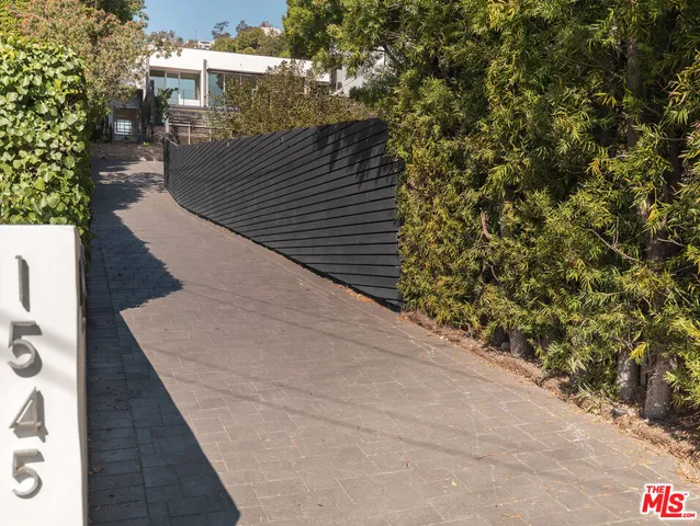 $5,800,000 | 1545 Sunset Plaza Drive, Los Angeles, CA 90069