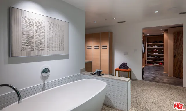 $5,800,000 | 1545 Sunset Plaza Drive, Los Angeles, CA 90069