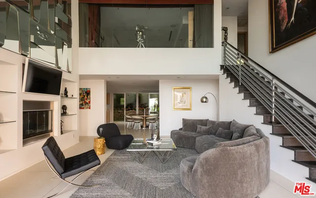 $5,800,000 | 1545 Sunset Plaza Drive, Los Angeles, CA 90069