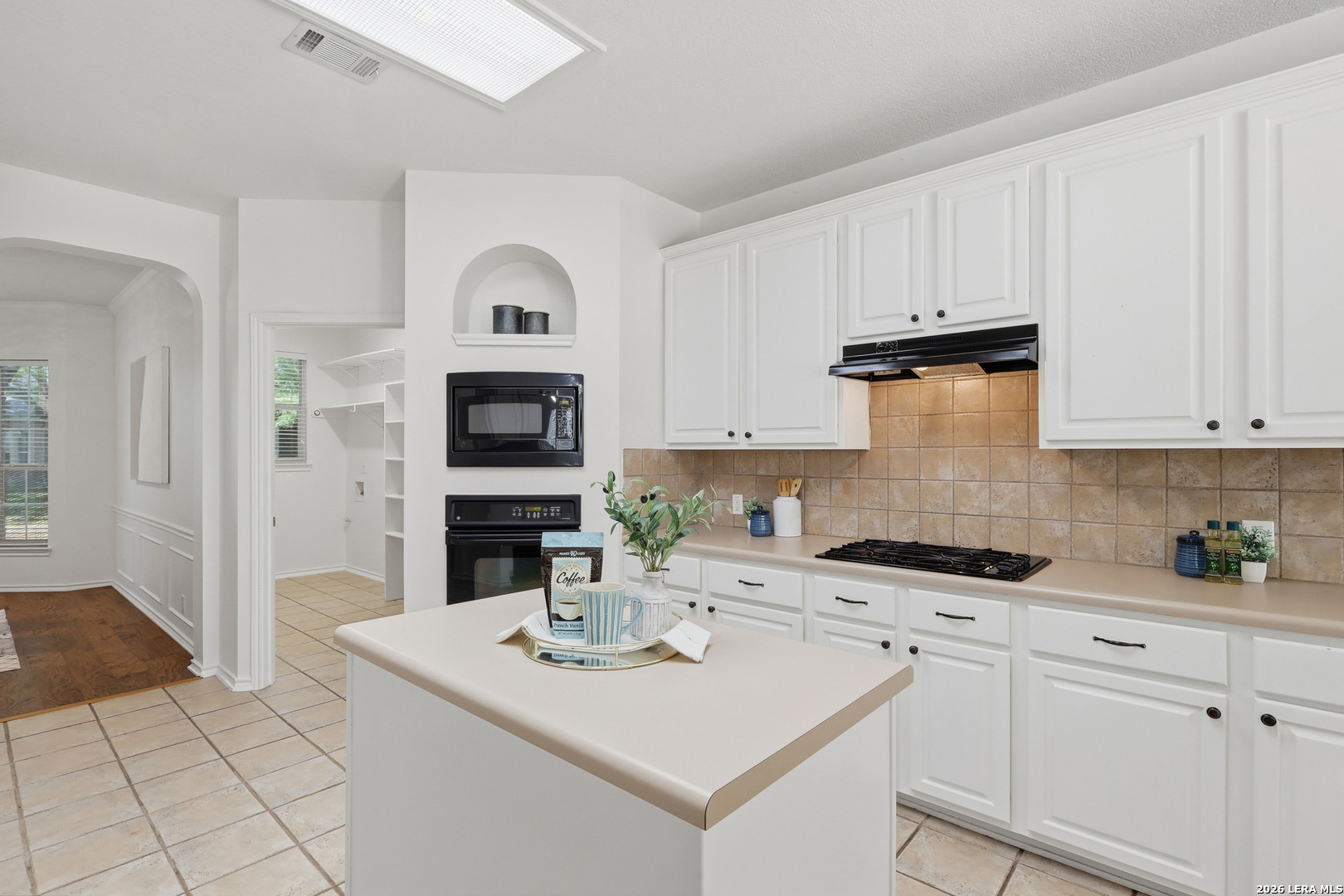 12910 Green Cedar Helotes, TX 78023 - Photo 11 of 65
