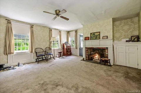 $550,000 | 169 West Rogues Path, Huntington, NY 11743