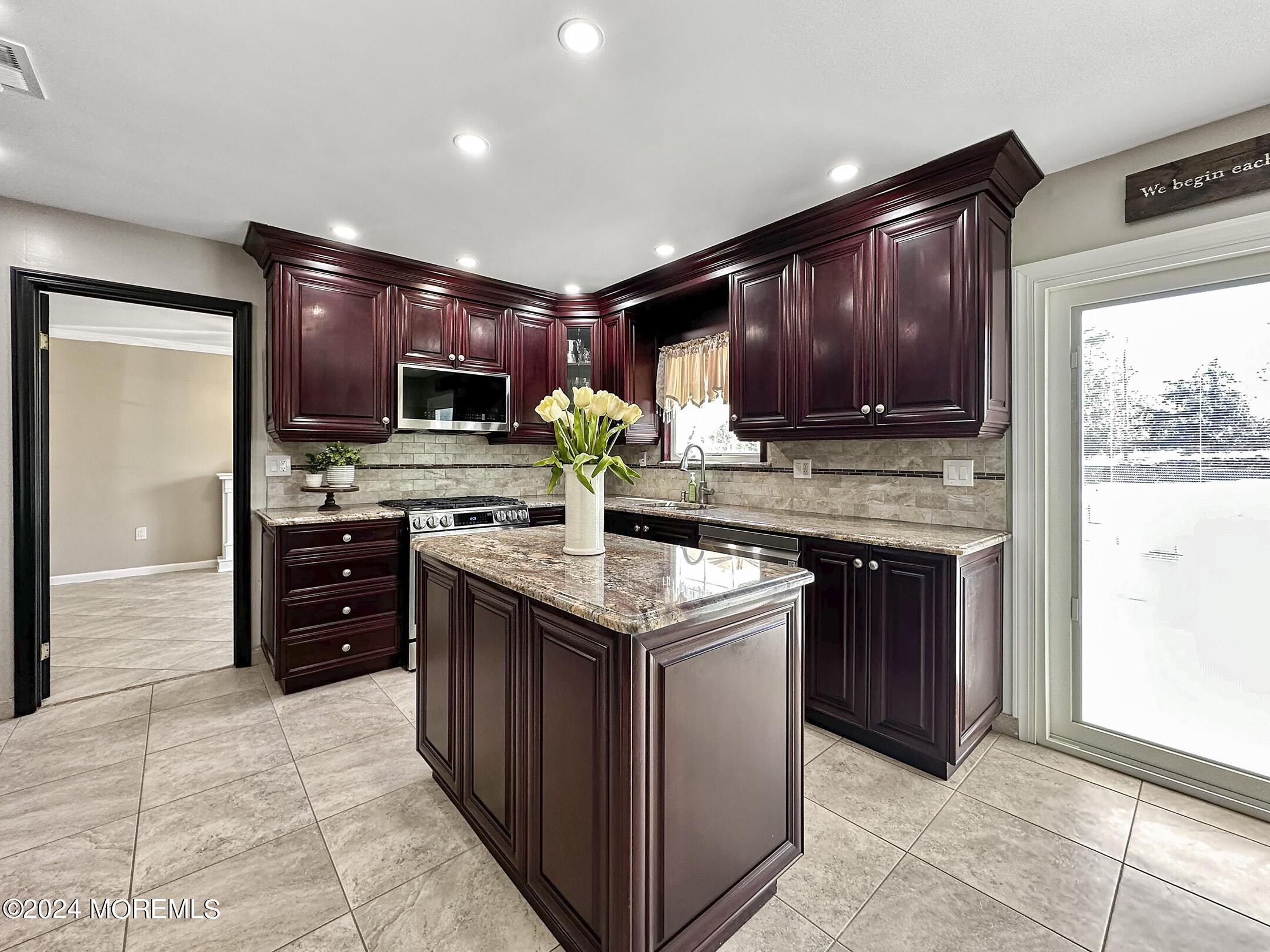 41 Sutton Drive Manalapan, NJ 07726 - Photo 12 of 46 IMG_9576