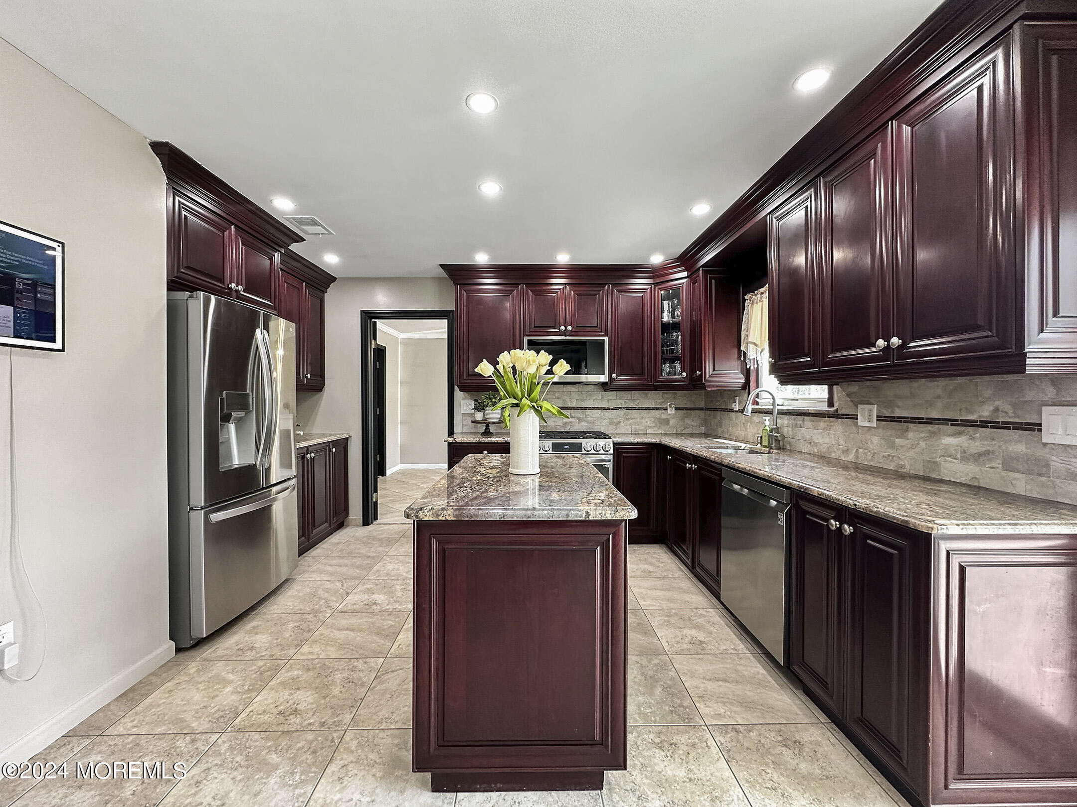 41 Sutton Drive Manalapan, NJ 07726 - Photo 16 of 46 IMG_9587