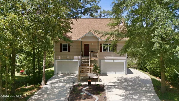$575,000 | 913 Hearthside Court, New Bern, NC 28560