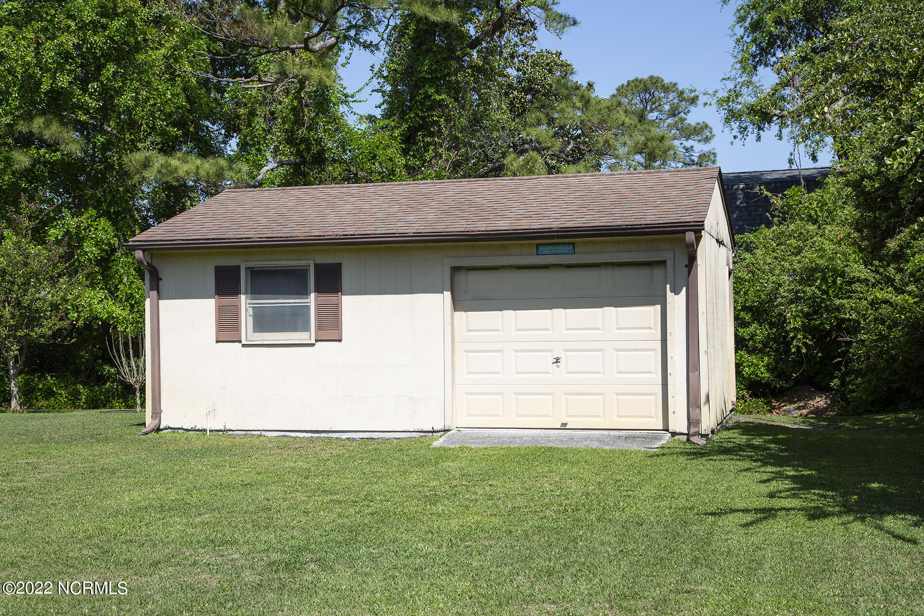 209 Bretonshire Road Wilmington, NC 28405 - Photo 27 of 31 Bretonshire-209-15shop-ShaneL33A2702
