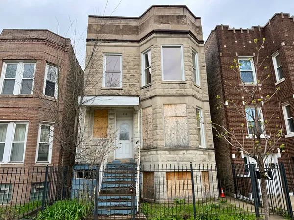 $189,900 | 3430 West Flournoy Street, Chicago, IL 60624