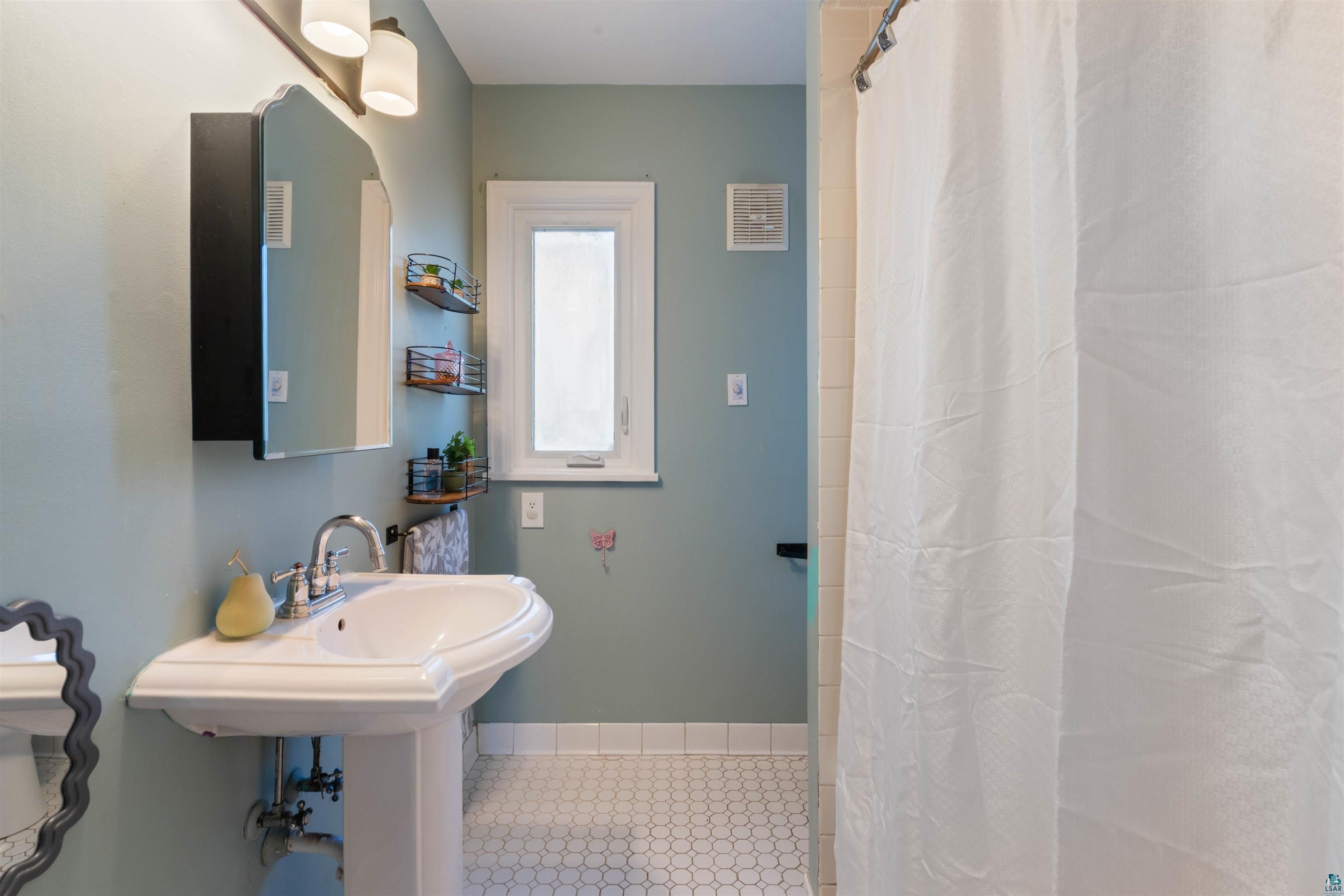4631 London Road Duluth, MN 55804 - Photo 25 of 47 Gallery Image 25