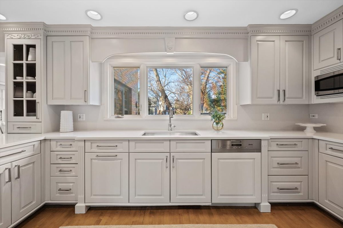 2836 Blackhawk Road Wilmette, IL 60091 - Photo 15 of 73