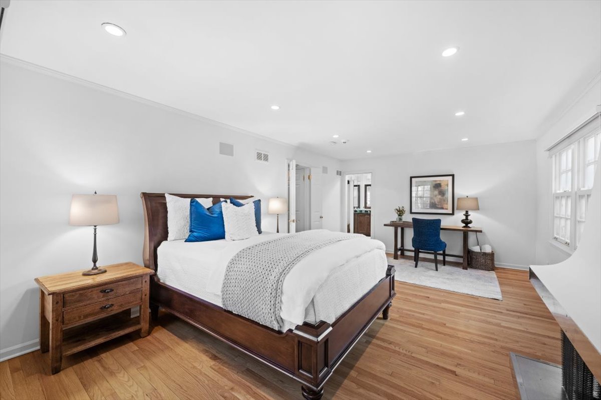 2836 Blackhawk Road Wilmette, IL 60091 - Photo 32 of 73