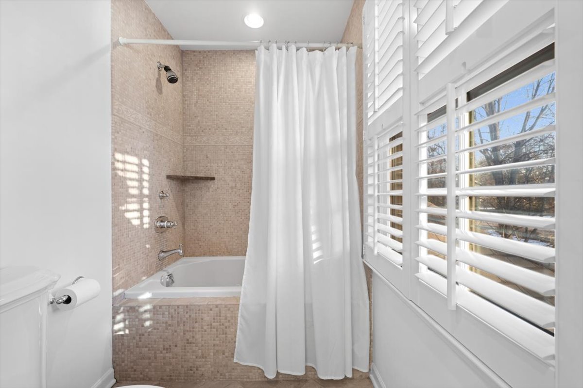 2836 Blackhawk Road Wilmette, IL 60091 - Photo 48 of 73