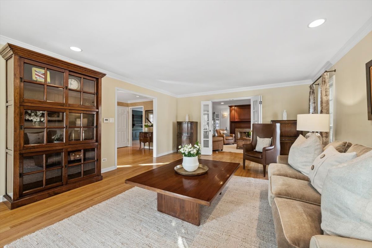 2836 Blackhawk Road Wilmette, IL 60091 - Photo 7 of 73