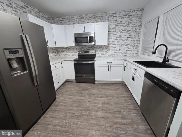 $2,500 | 4444 Fleming Street, Philadelphia, PA 19128