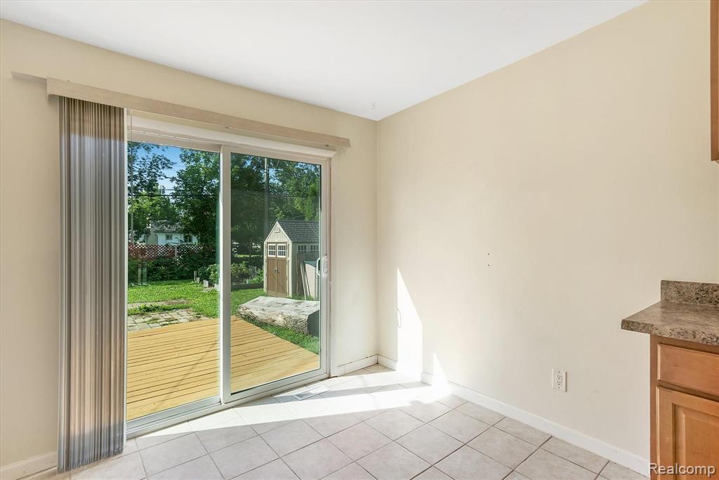 34909 Wick Road Romulus, MI 48174 - Photo 11 of 35
