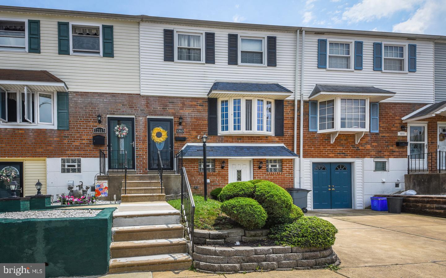 12113 Covert Road Philadelphia, PA 19154 - Photo 2 of 29 Gallery Image 2