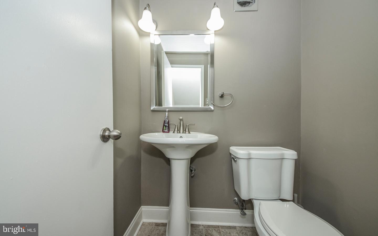 12113 Covert Road Philadelphia, PA 19154 - Photo 15 of 29 Gallery Image 15