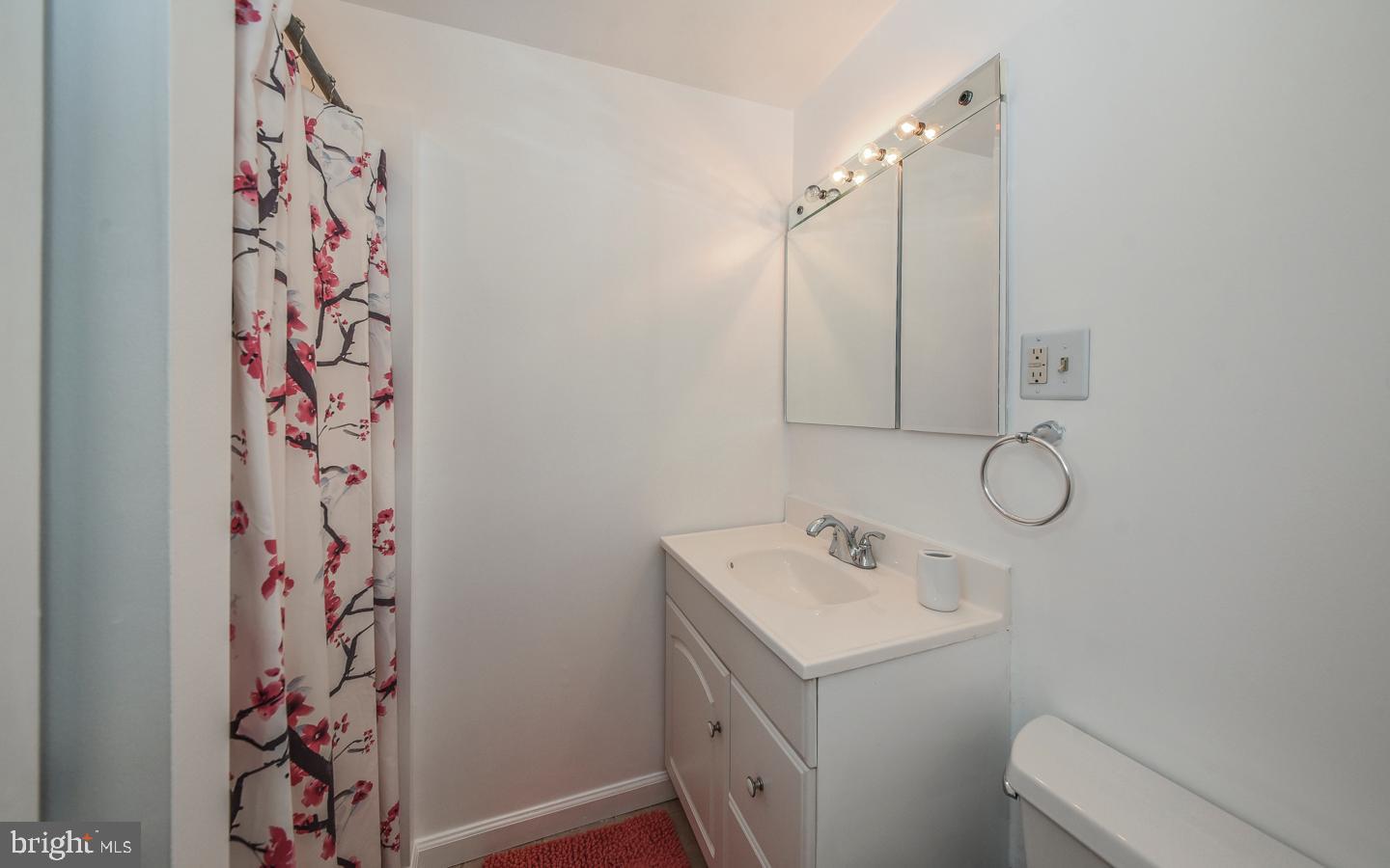 12113 Covert Road Philadelphia, PA 19154 - Photo 18 of 29 Gallery Image 18