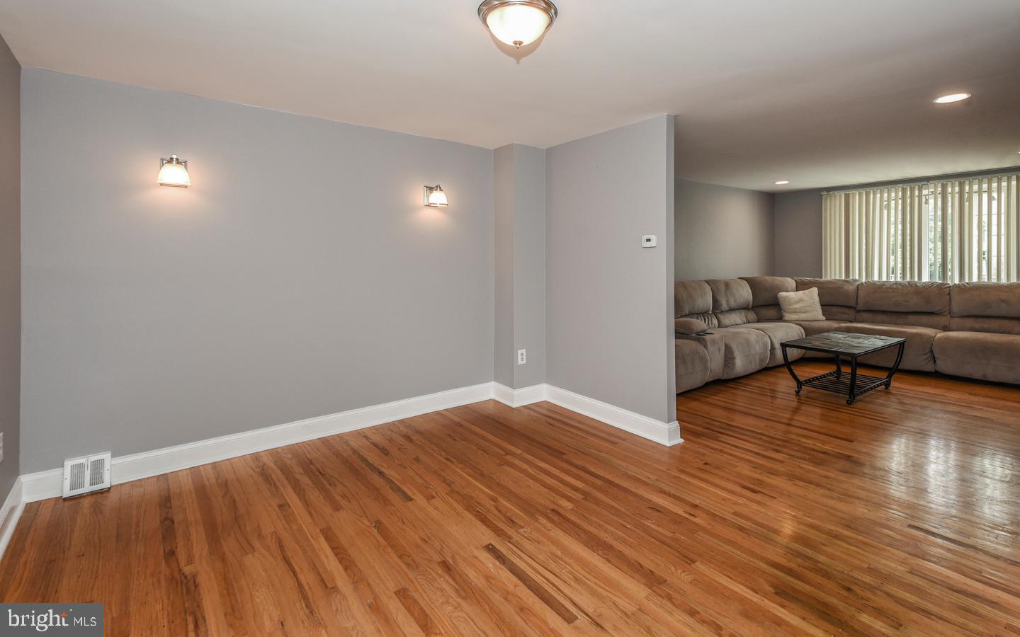 12113 Covert Road Philadelphia, PA 19154 - Photo 9 of 29 Gallery Image 9