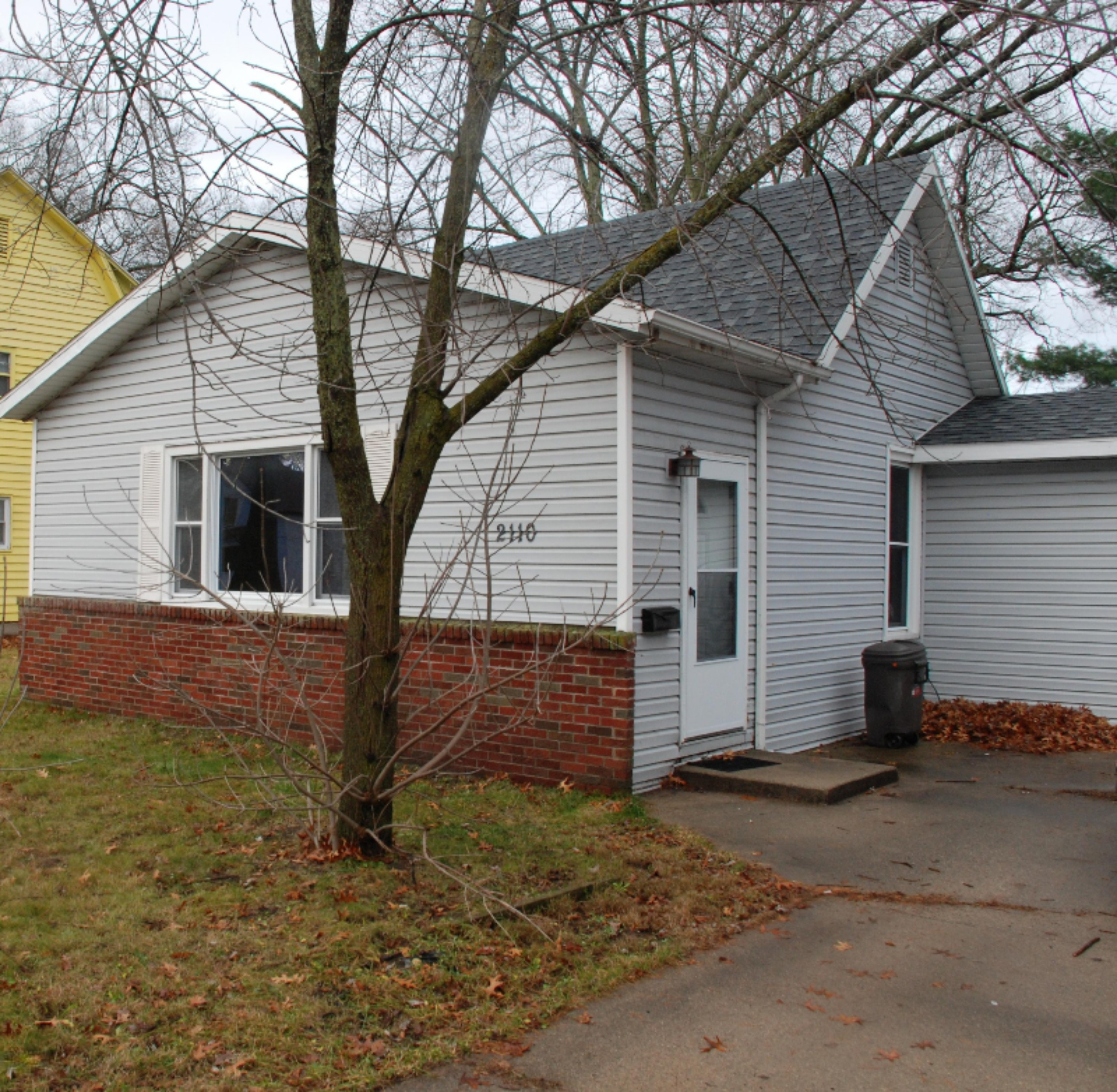 2110 Ruddiman Drive North Muskegon, MI 49445 - Photo 3 of 22 ruddiman front view