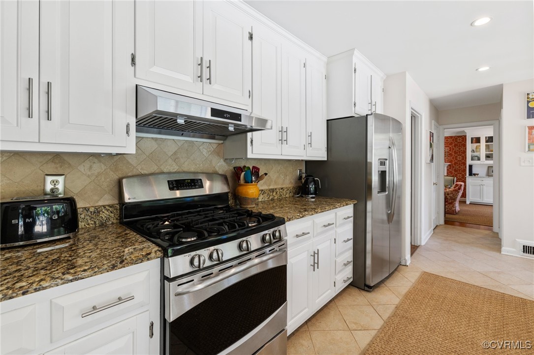 8950 Bellefonte Road Henrico, VA 23229 - Photo 12 of 50 Stainless appliances include Stove with Gas cookto