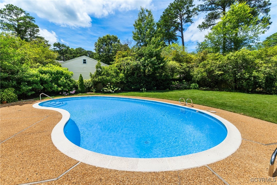 8950 Bellefonte Road Henrico, VA 23229 - Photo 44 of 50 Automatic skimmer, pool cleaner and pool cover inc