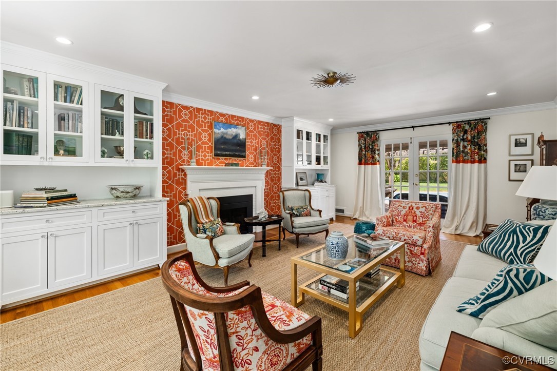 8950 Bellefonte Road Henrico, VA 23229 - Photo 7 of 50 Formal Living Room with built-ins flanking the Gas