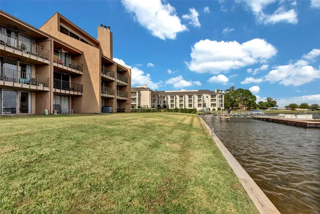 $167,500 | 12600 Melville Drive, Unit 212A, Montgomery, TX 77356