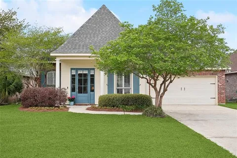 $355,000 | 2424 Cours Carson Street, Mandeville, LA 70448