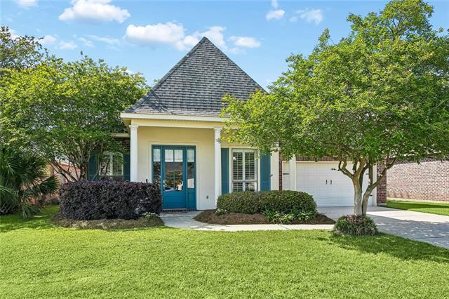 2424 Cours Carson Street Mandeville, LA 70448 - Photo 2 of 26