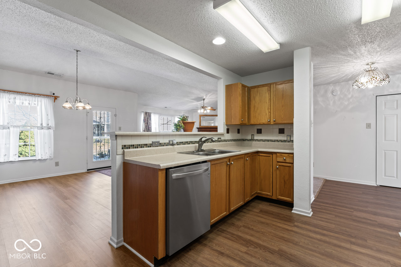 6728 Front Point Drive Indianapolis, IN 46237 - Photo 10 of 36