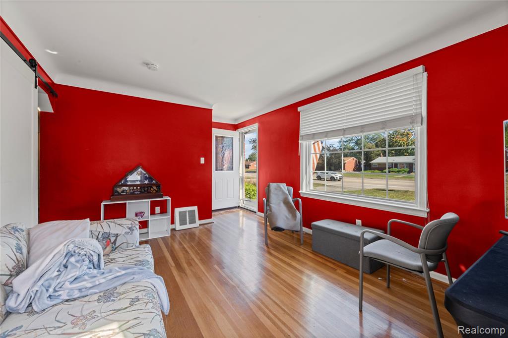 9627 Merriman Road Livonia, MI 48150 - Photo 13 of 38 Gallery Image 13