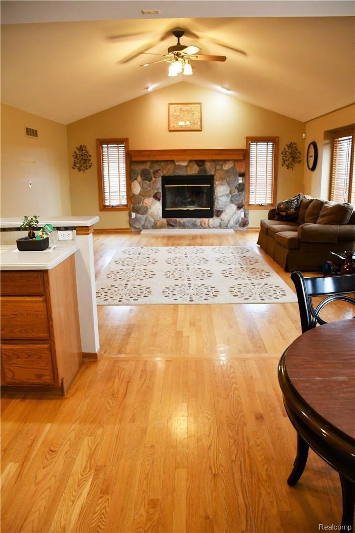 58440 Ray Center Road Ray, MI 48096 - Photo 16 of 76 DSC_8769 (2).JPG