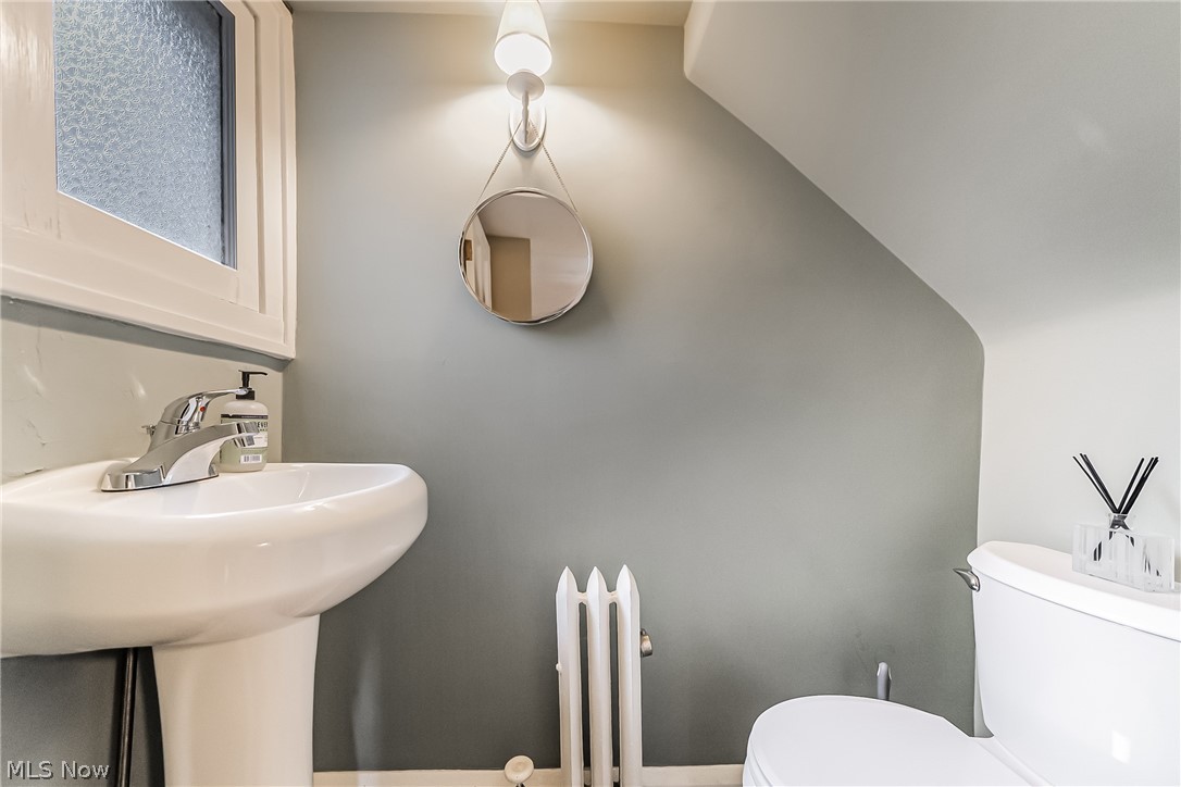 2528 Lee Road Cleveland, OH 44118 - Photo 12 of 31 Gallery Image 12