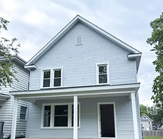 $950 | 313 East St Joseph Street, Lansing, MI 48933