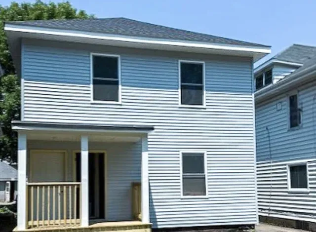 $950 | 313 East St Joseph Street, Lansing, MI 48933