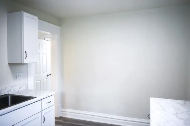 $950 | 313 East St Joseph Street, Lansing, MI 48933