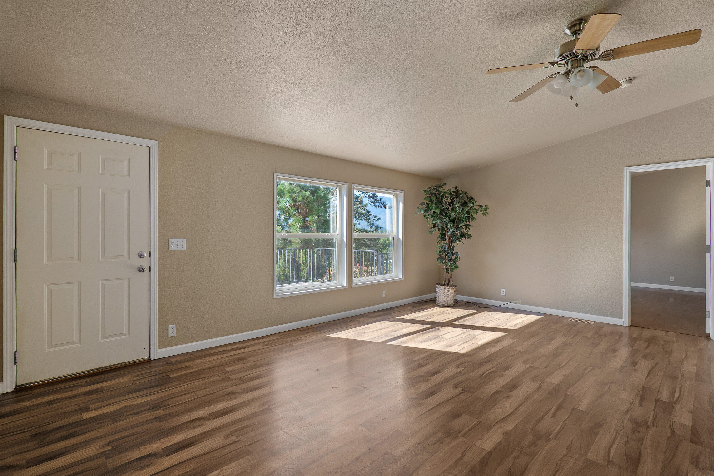 7820 North Applegate Road Grants Pass, OR 97527 - Photo 6 of 35 7820NApplegateRd-006