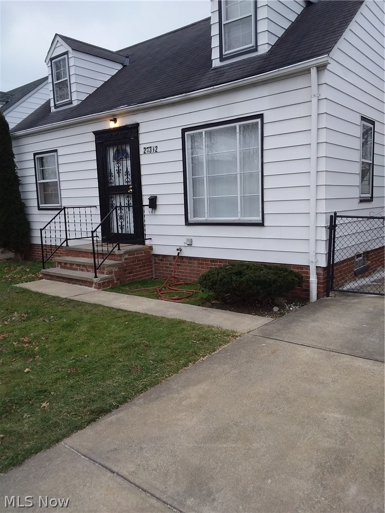21312 Watson Road Maple Heights, OH 44137 - Photo 2 of 20 Gallery Image 2