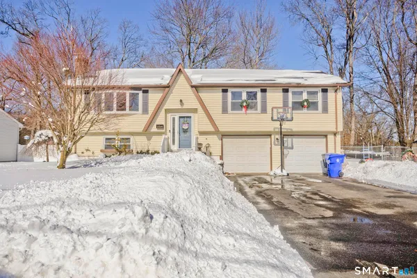 $349,999 | 25 A Queen Street, Enfield, CT 06082