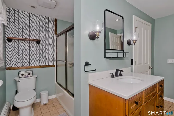 $349,999 | 25 A Queen Street, Enfield, CT 06082