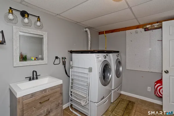 $349,999 | 25 A Queen Street, Enfield, CT 06082